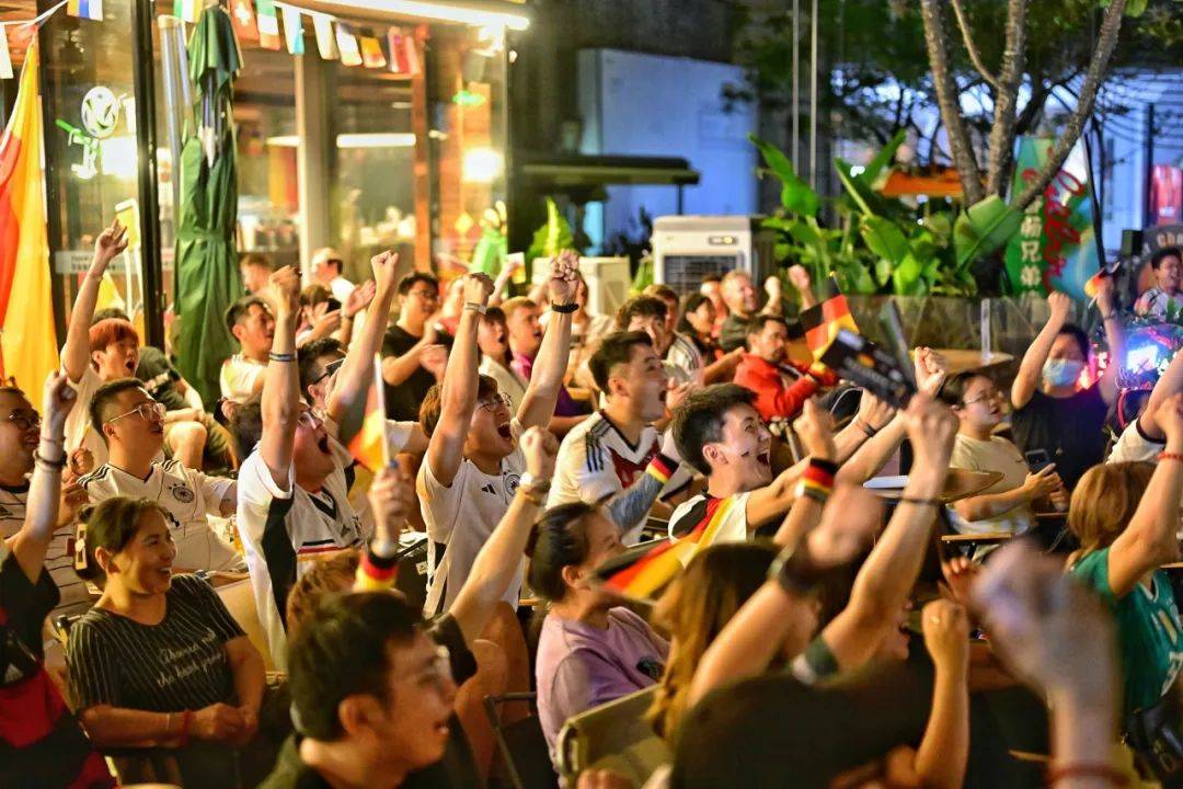 爱游戏官网-欧洲足球盛会引发球迷狂热，掀起一片热潮的简单介绍