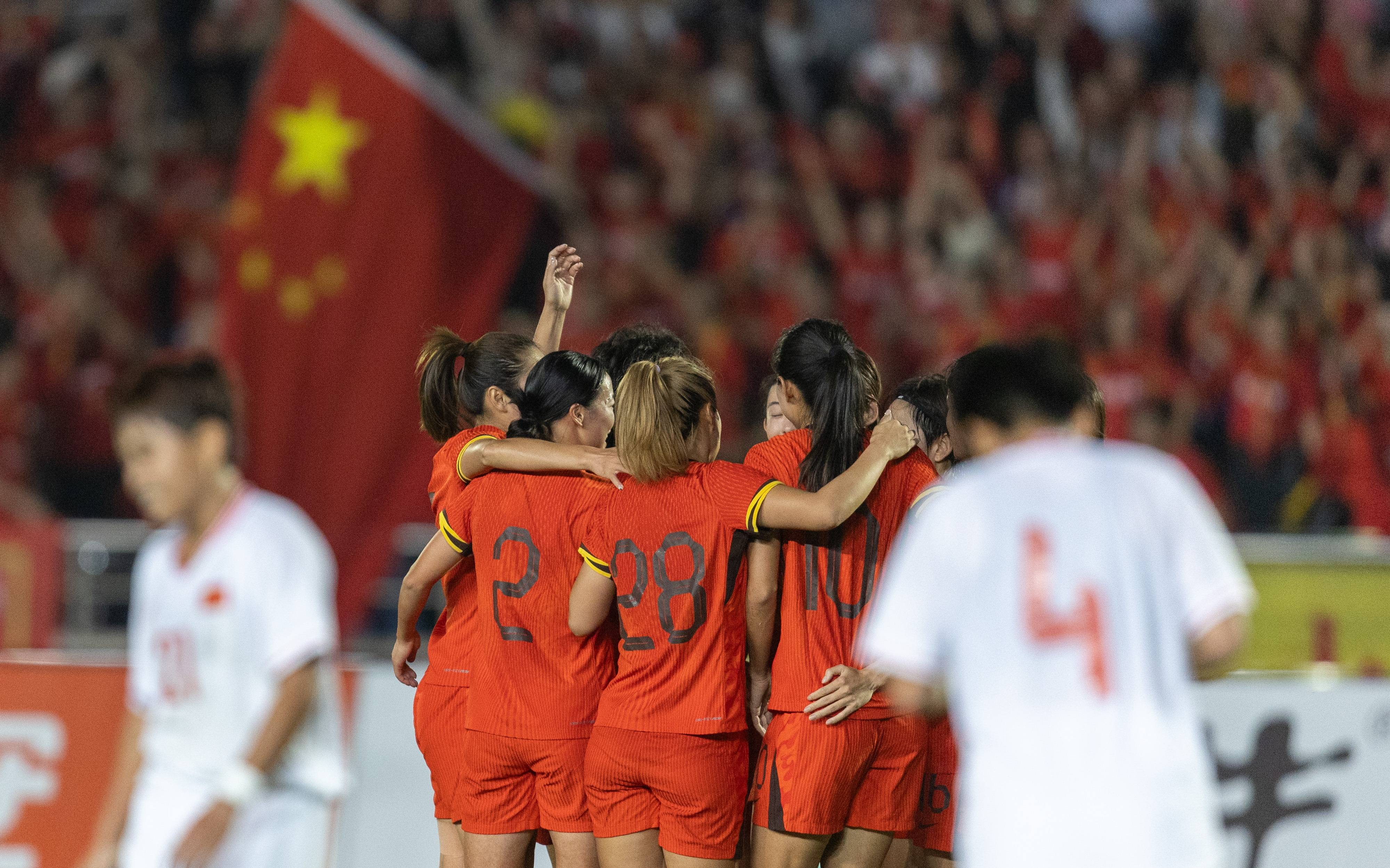 荷兰女足球员在国内联赛取得高分 荷兰女足球员在国内联赛取得高分