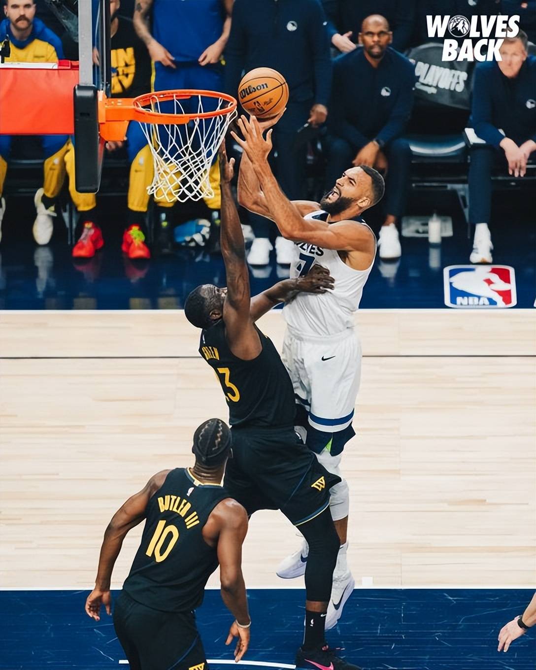 热门球队剧烈对抗意外落败,黑马崭露头角大逆袭的简单介绍 热门球队剧烈对抗意外落败,黑马崭露头角大逆袭的简单介绍