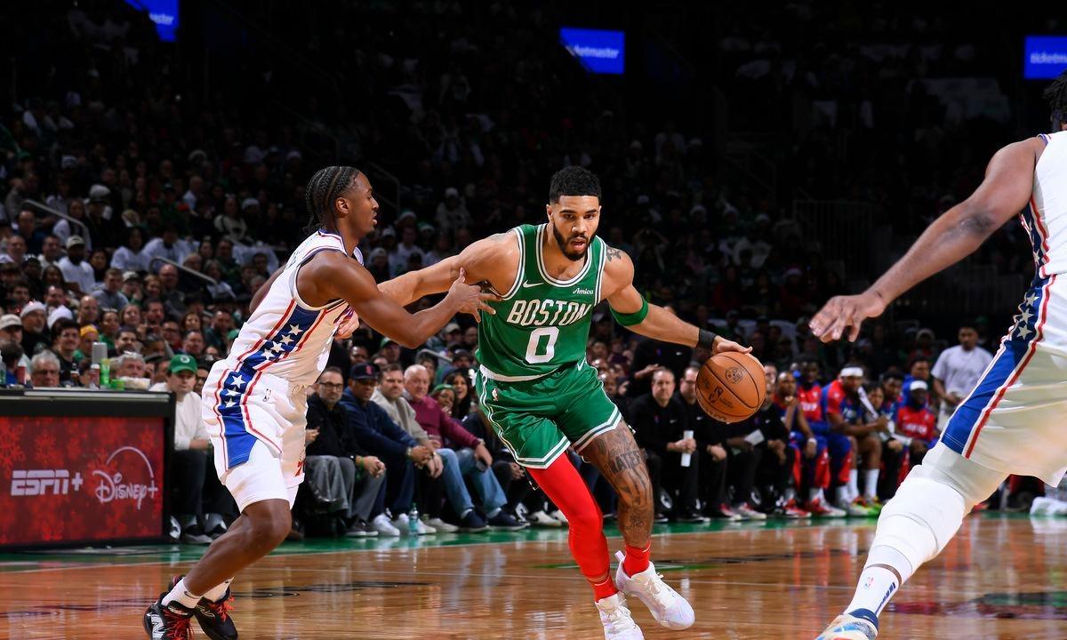 凯尔特人在季后赛中逆转击败76人取得关键胜利的简单介绍