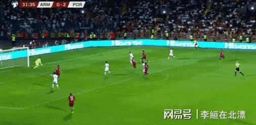 精彩纷呈的欧预赛比赛搏杀正酣,球员全力以赴的简单介绍 精彩纷呈的欧预赛比赛搏杀正酣,球员全力以赴的简单介绍