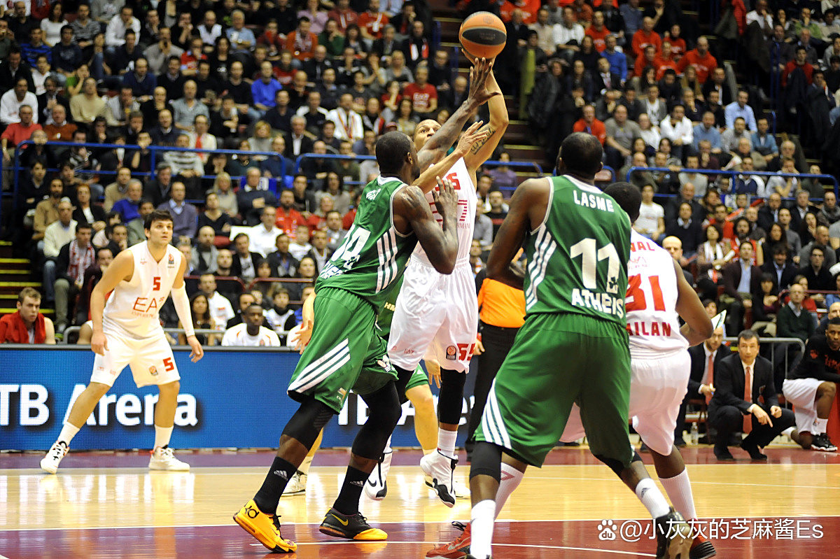 雄鹿客场逆转魔术，稳居东部前四