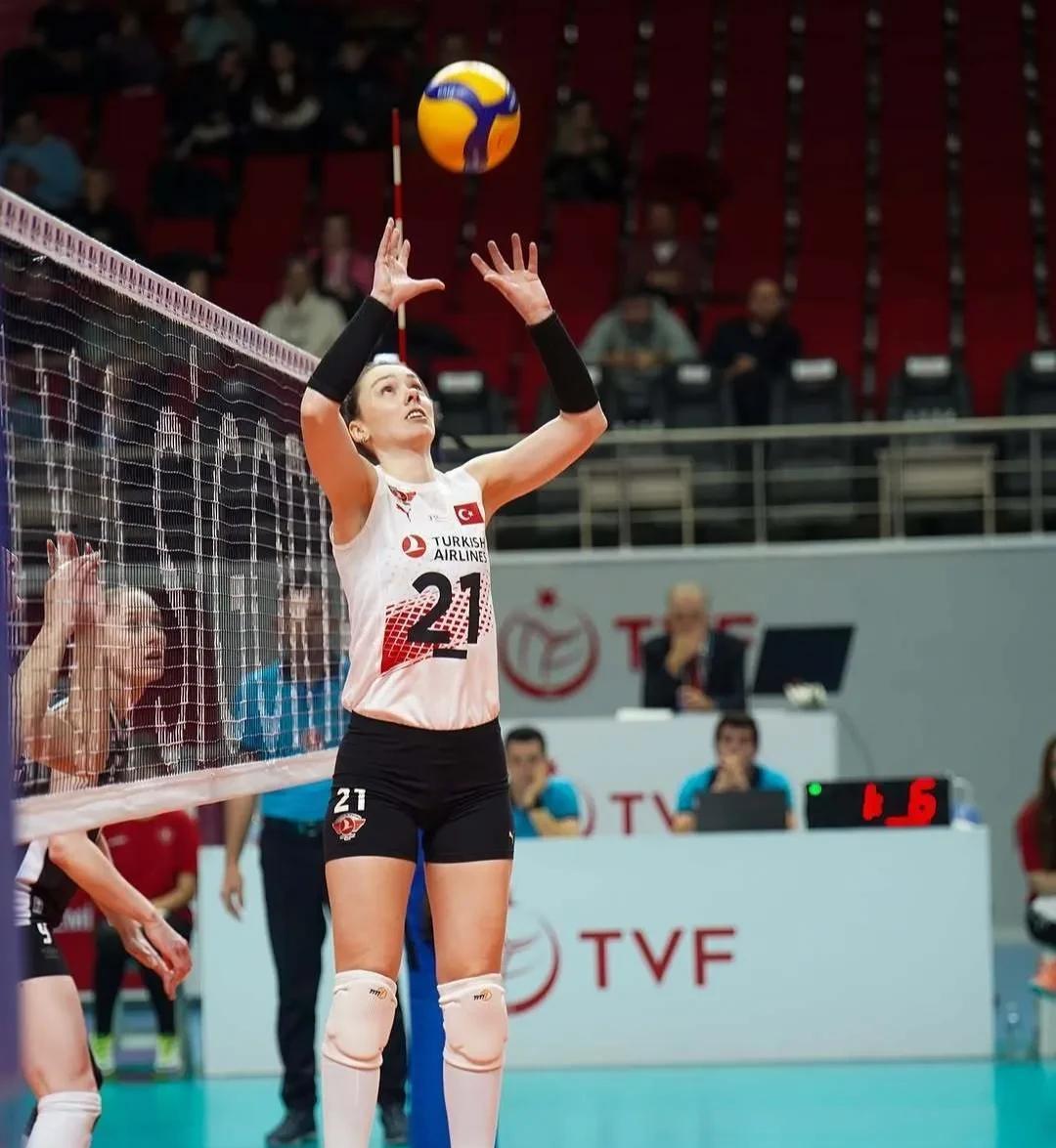 土耳其队战胜强敌，晋级下一轮