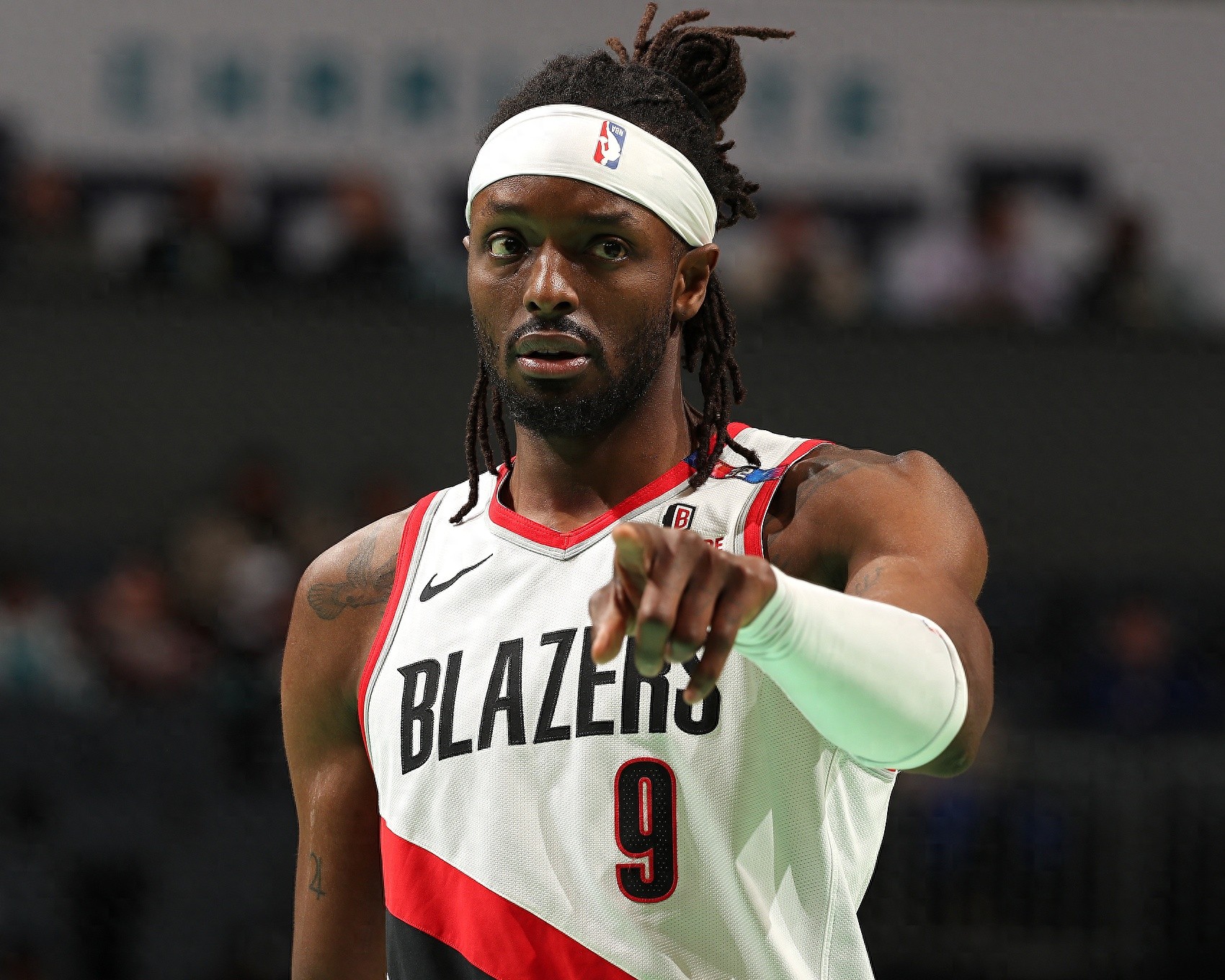 关于开拓者力克爵士，晋级半决赛的信息