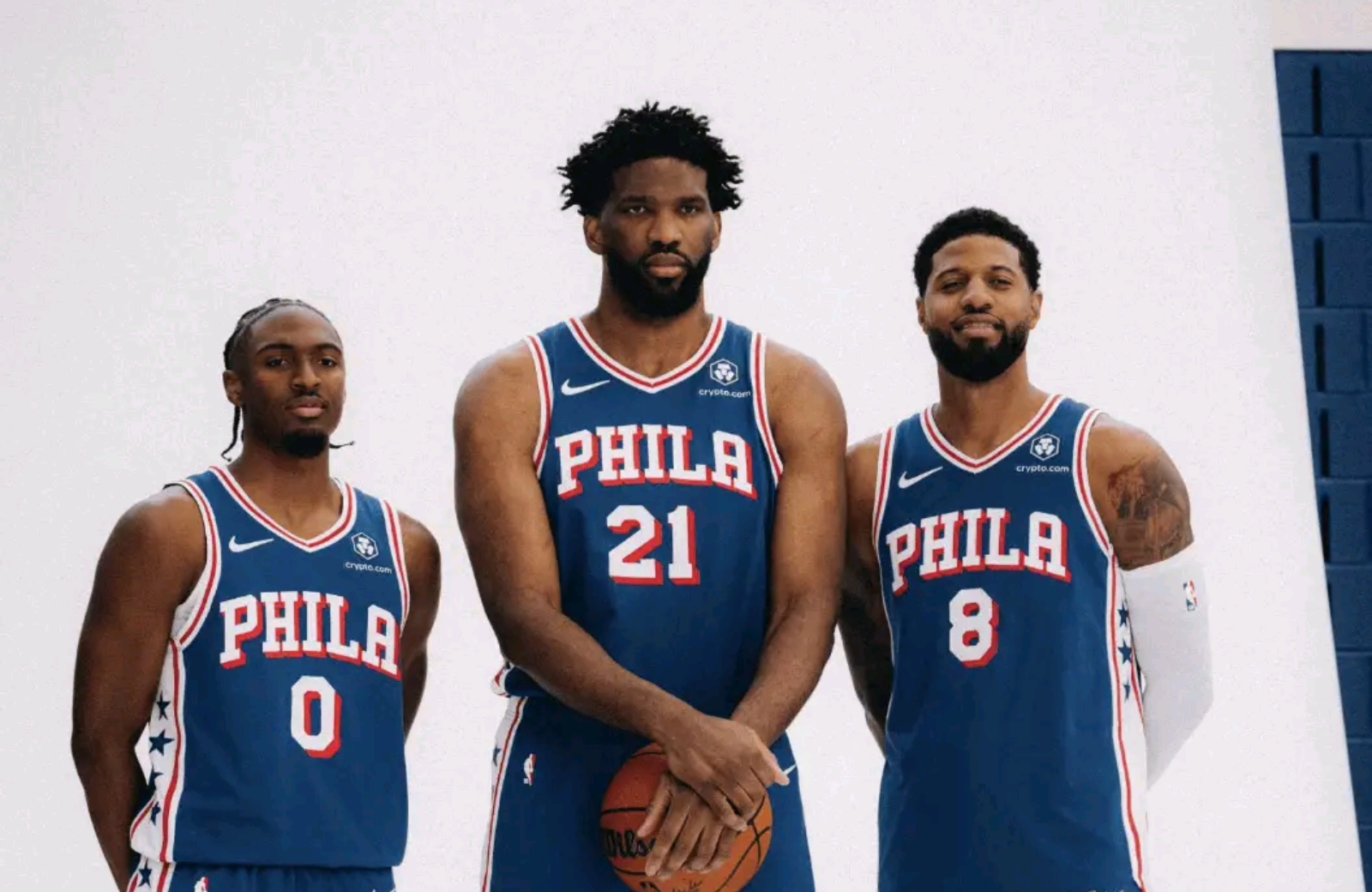 人客场击败篮网，恩比德绝杀成全场焦点的简单介绍